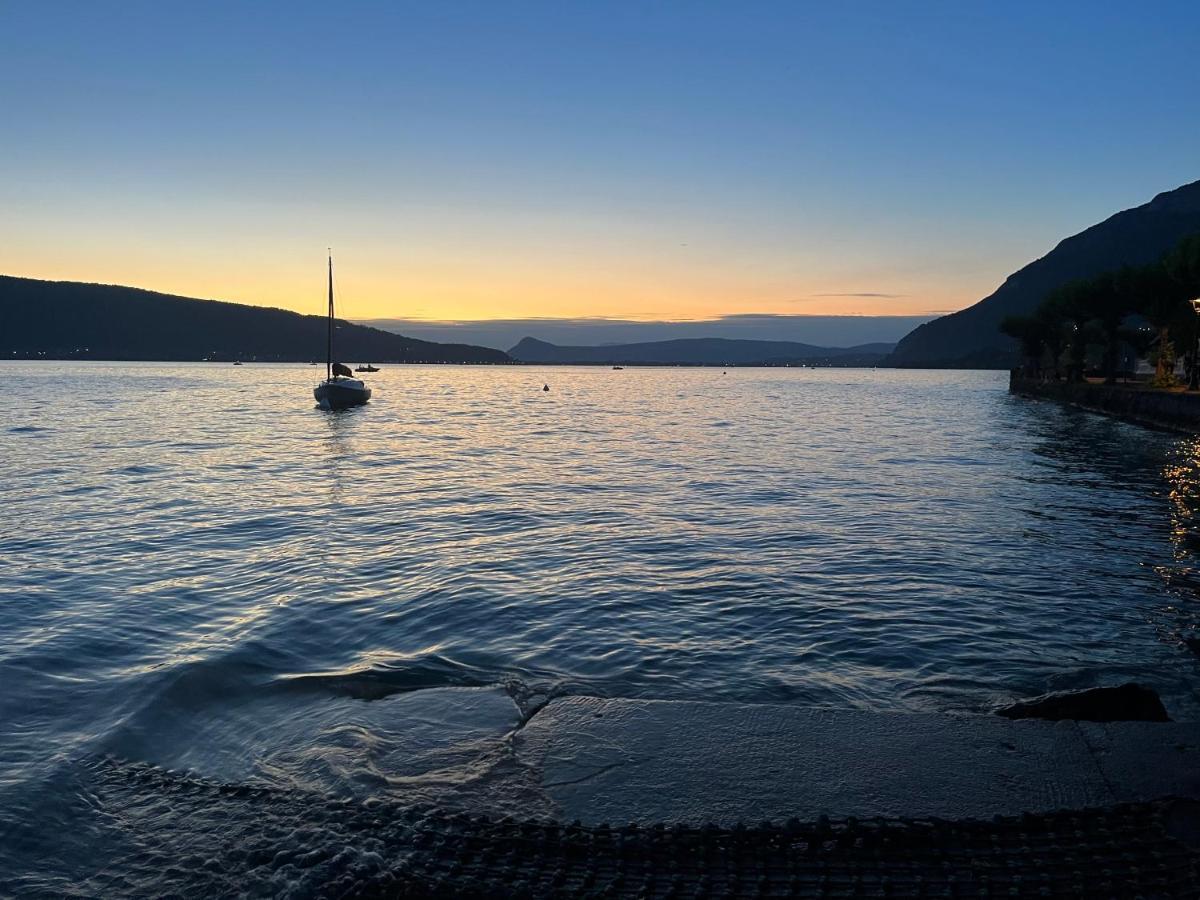 Entre Lac D'Annecy Et Montagnes, Golf Et Parapente A Pieds Talloires Dış mekan fotoğraf